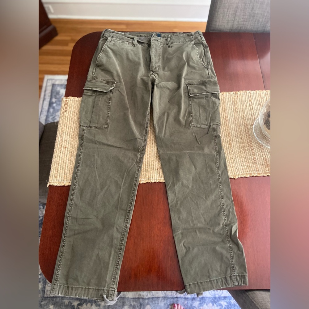 American Eagle Outfitters Men's Green Cargo Pants